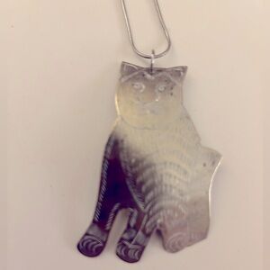Free 💰w/bundle Necklace Cat, etched features, Alpaca silver?  .925 sp chain. 18”